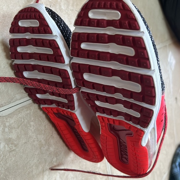 Nike Air Max - Picture 2 of 3